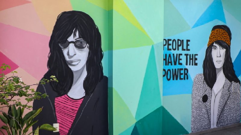 Artista plástica paranaense homenageia Joey Ramone e Patti Smith