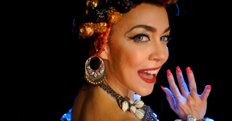 Teatro Sesi recebe musical “Carmen, a grande pequena notável” em curta temporada